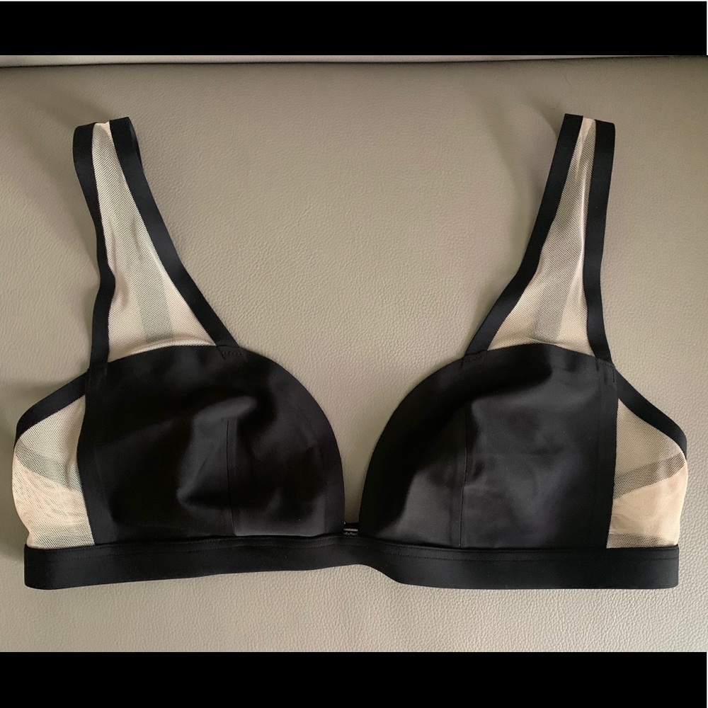 NWT Victoria’s Secret Bralette. Size Large